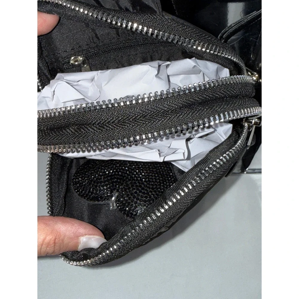 Madden Girl Black Nylon Sling Bag and Rhinestone Lip Charm 2 Piece‎ Gift Set NEW